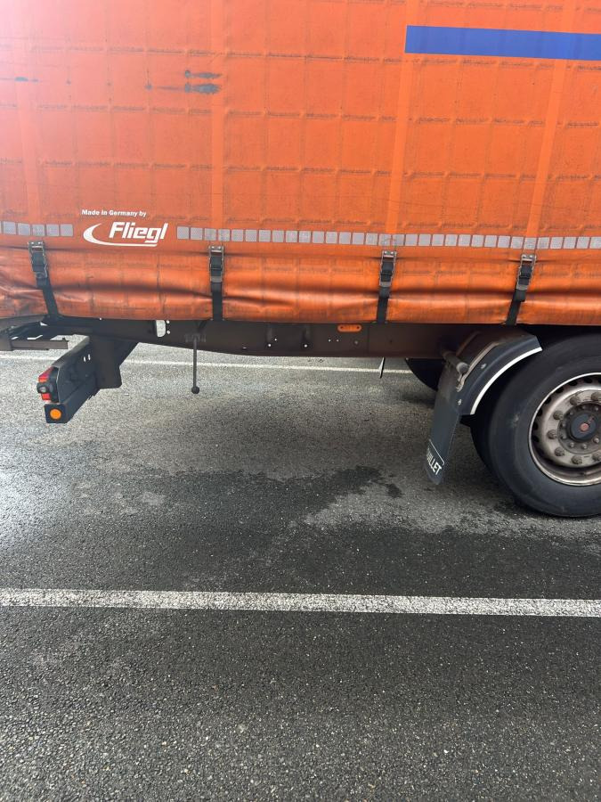Fliegl - Curtainsider semi-trailer: picture 4 Fliegl - Curtainsider semi-trailer: picture 4