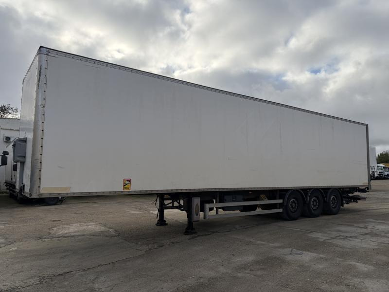 Fruehauf - Closed box semi-trailer: picture 5 Fruehauf - Closed box semi-trailer: picture 5