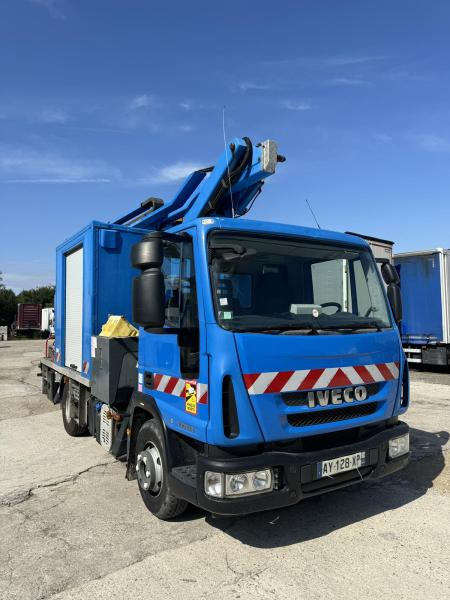 Iveco Eurocargo 100E18 - Truck mounted aerial platform: picture 1 Iveco Eurocargo 100E18 - Truck mounted aerial platform: picture 1