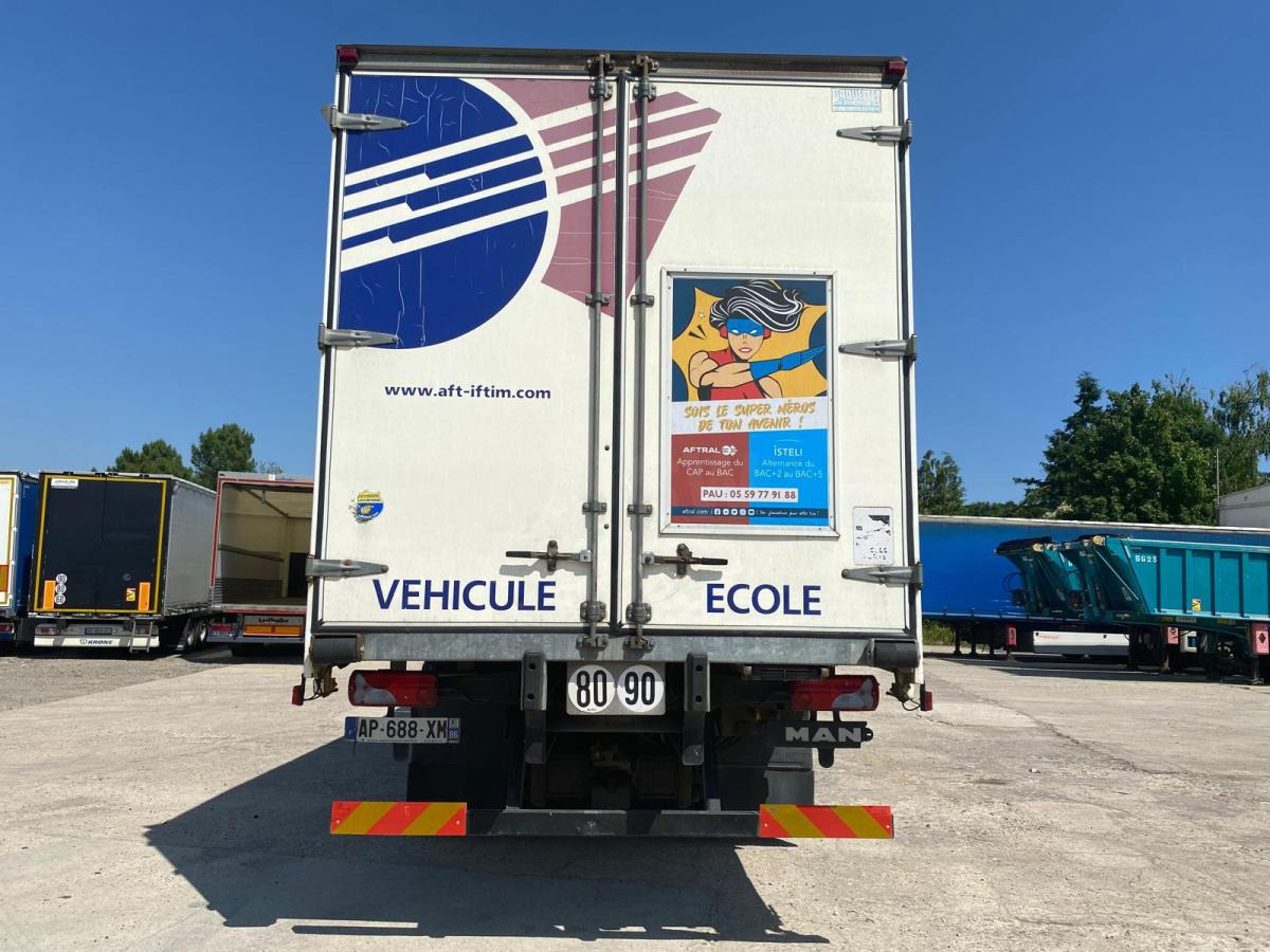 MAN TGX 18.360 - Curtainsider truck: picture 4 MAN TGX 18.360 - Curtainsider truck: picture 4