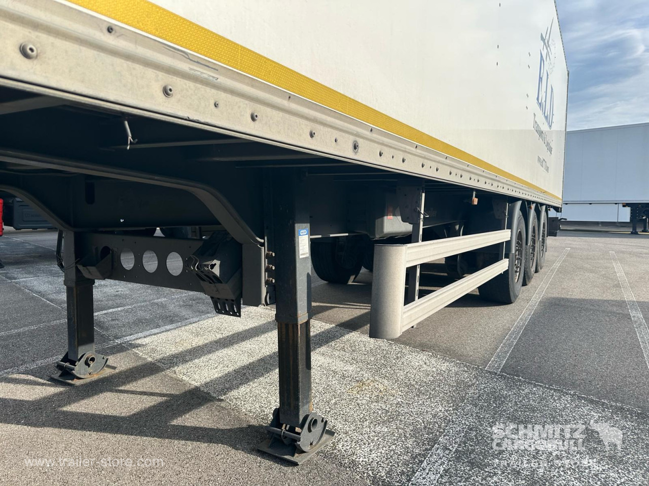 LECI TRAILER Dryfreight Standard Roller shutter door - Closed box semi-trailer: picture 2 LECI TRAILER Dryfreight Standard Roller shutter door - Closed box semi-trailer: picture 2