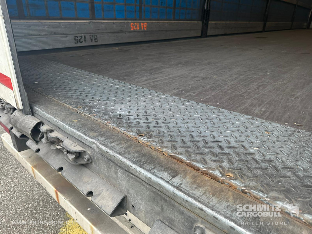 SCHMITZ Curtainsider Standard - Curtainsider semi-trailer: picture 2 SCHMITZ Curtainsider Standard - Curtainsider semi-trailer: picture 2