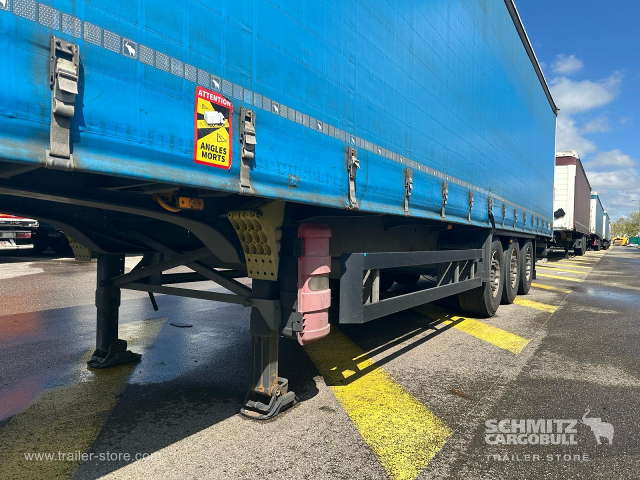 SCHMITZ Curtainsider Standard - Curtainsider semi-trailer: picture 2 SCHMITZ Curtainsider Standard - Curtainsider semi-trailer: picture 2