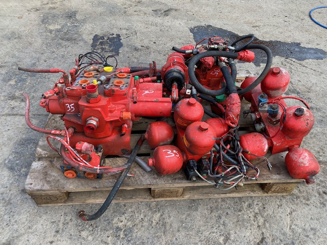 2426877 - O&K L45 - Hydraulics for Wheel loader: picture 4 2426877 - O&K L45 - Hydraulics for Wheel loader: picture 4