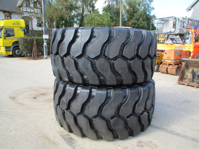 HILO 35/65R33 LCHS  - Tire for Construction machinery: picture 1 HILO 35/65R33 LCHS  - Tire for Construction machinery: picture 1