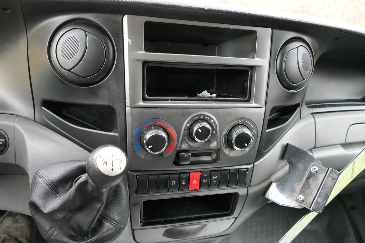 Box van IVECO Daily 35 S11 C30C AUTOMATIK KAMERA Regale LUFT D: picture 10