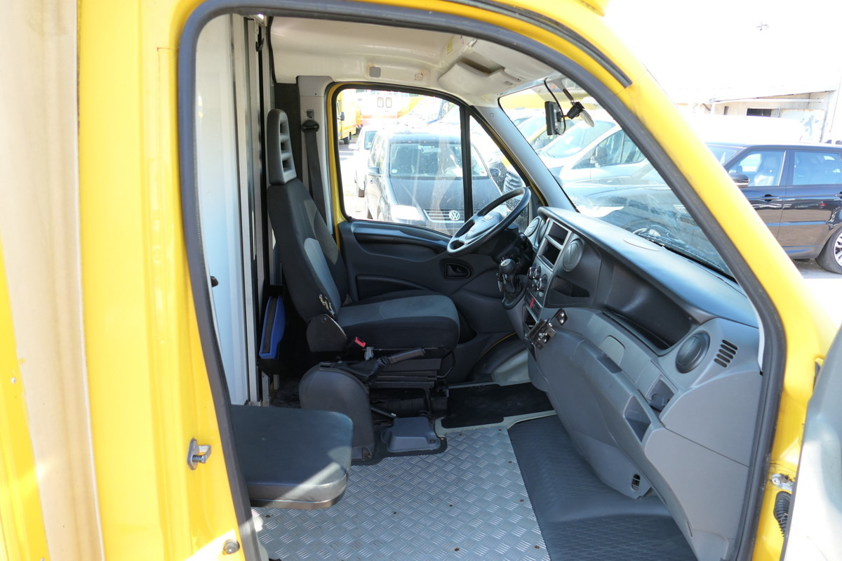 IVECO Daily 35 S11 C30C AUTOMATIK KAMERA Regale LUFT D - Box van: picture 5 IVECO Daily 35 S11 C30C AUTOMATIK KAMERA Regale LUFT D - Box van: picture 5