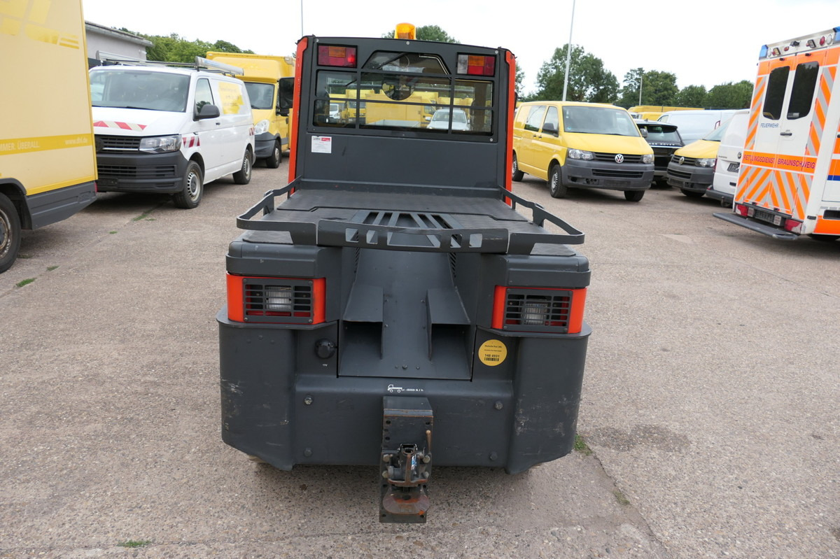 LINDE P250 Schlepper AHK Batterie 10/2022 Schiebetüren - Tow tractor: picture 5 LINDE P250 Schlepper AHK Batterie 10/2022 Schiebetüren - Tow tractor: picture 5