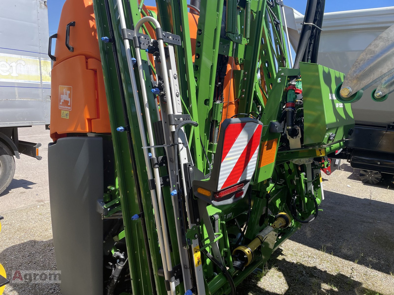 Amazone UF 1302 - Tractor mounted sprayer: picture 5 Amazone UF 1302 - Tractor mounted sprayer: picture 5