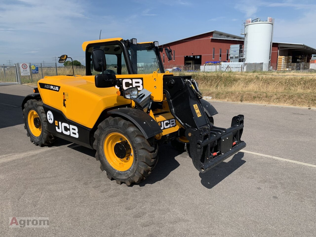 New Telescopic handler JCB 525-60 Agri Plus: picture 8