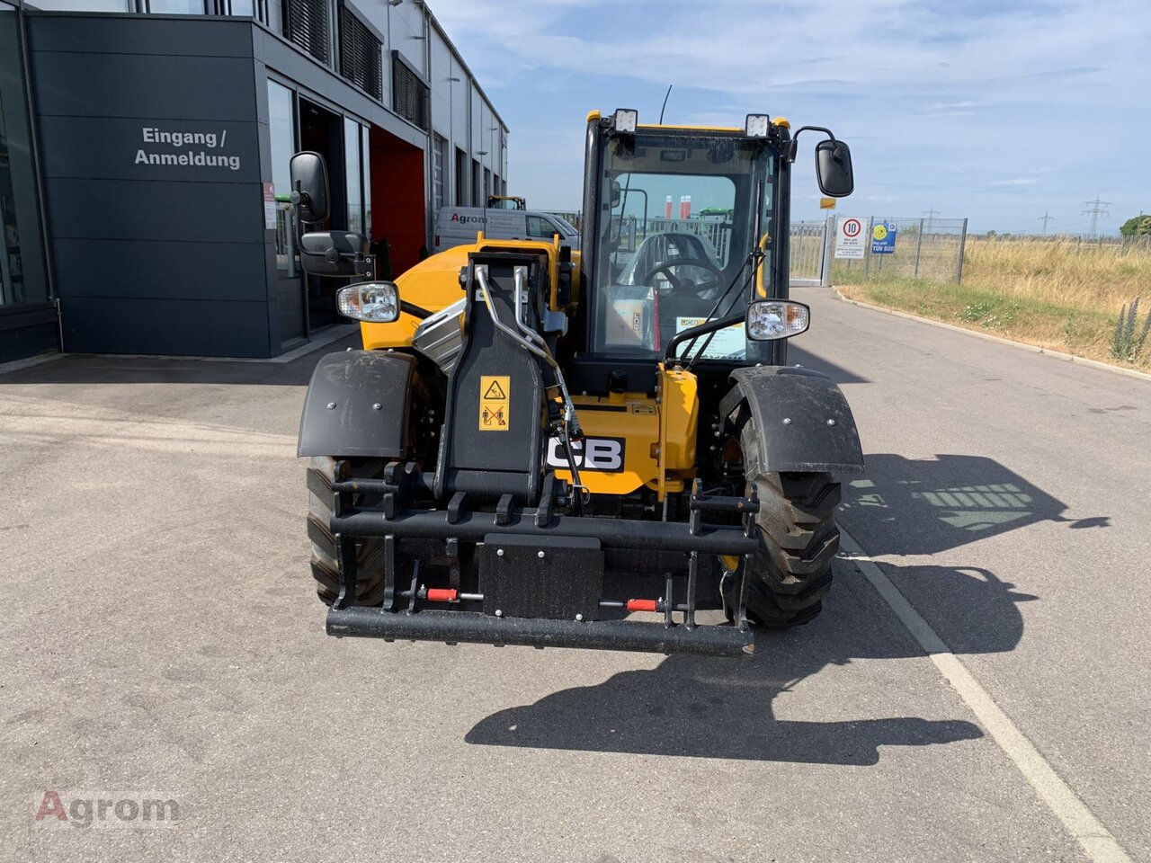 New Telescopic handler JCB 525-60 Agri Plus: picture 9