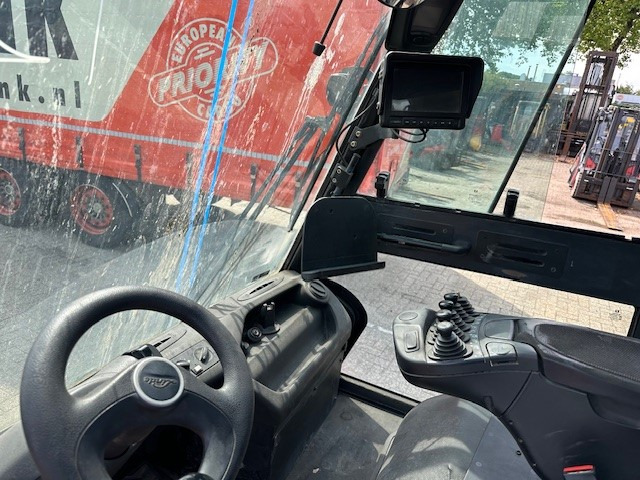 LINDE H80D-03/900 CABIN NO FORK CARIDGE NO FORKS - Diesel forklift: picture 3 LINDE H80D-03/900 CABIN NO FORK CARIDGE NO FORKS - Diesel forklift: picture 3