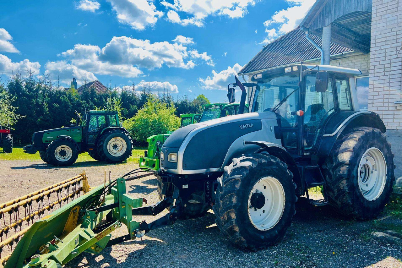Valtra T121 HT - Farm tractor: picture 1 Valtra T121 HT - Farm tractor: picture 1