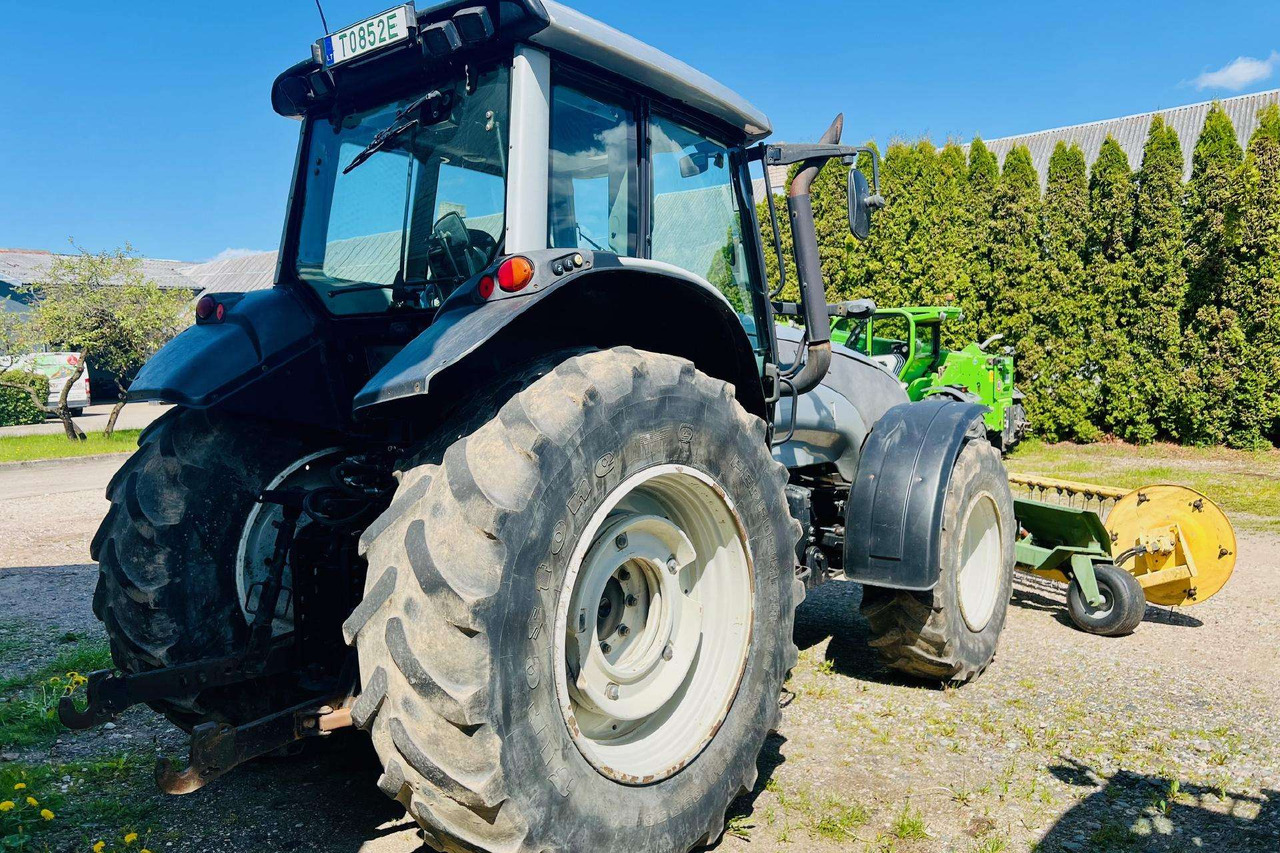 Valtra T121 HT - Farm tractor: picture 5 Valtra T121 HT - Farm tractor: picture 5