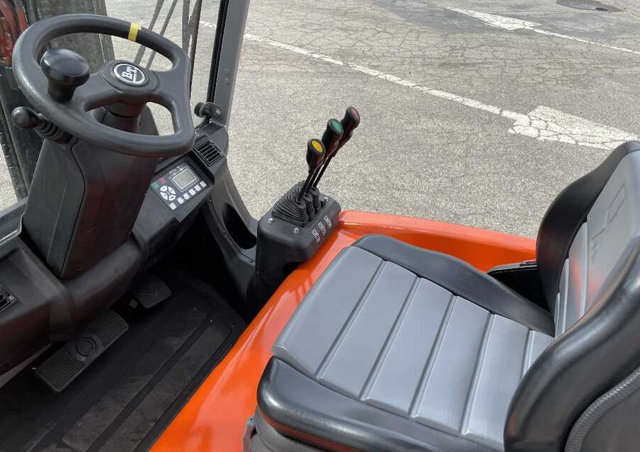 Cesab BT C4E 200 (batt. 2017) - Electric forklift: picture 5 Cesab BT C4E 200 (batt. 2017) - Electric forklift: picture 5
