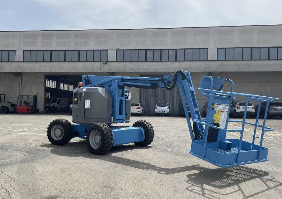 GENIE Z 34/22 (4x4) - Articulated boom: picture 3 GENIE Z 34/22 (4x4) - Articulated boom: picture 3