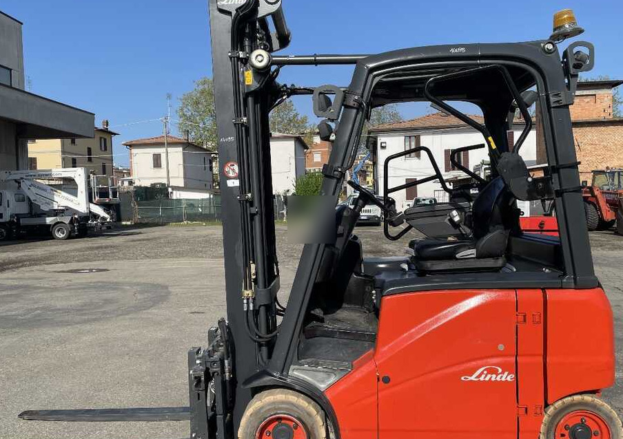 Linde E 20 PH/386 (batt. 2017) - Electric forklift: picture 2 Linde E 20 PH/386 (batt. 2017) - Electric forklift: picture 2