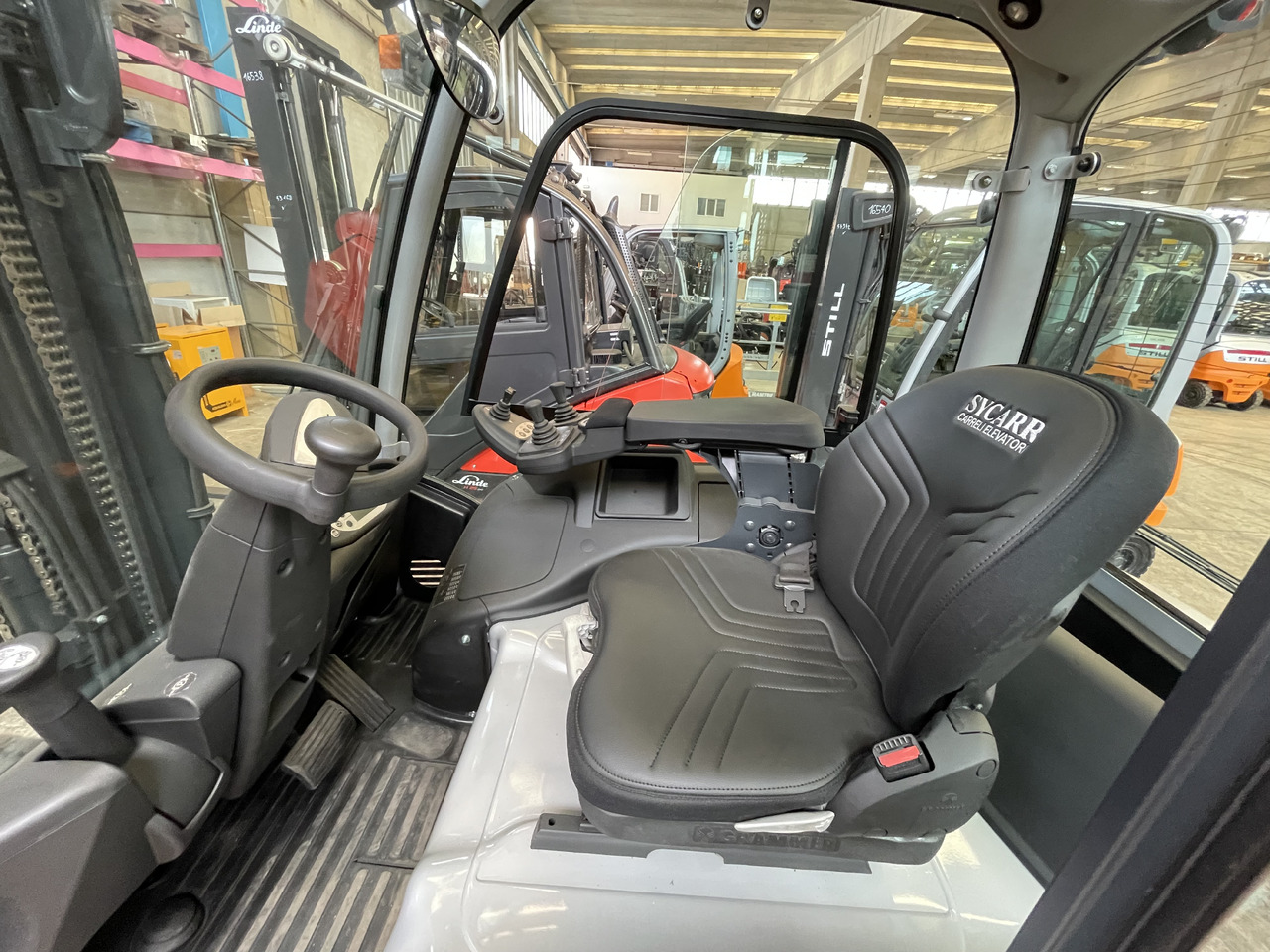 Still RX 60-45 (batt. 100%) - Electric forklift: picture 4 Still RX 60-45 (batt. 100%) - Electric forklift: picture 4