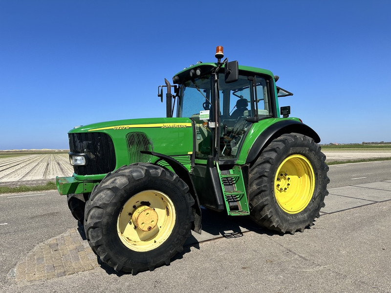 John Deere 6920 - Farm tractor: picture 1 John Deere 6920 - Farm tractor: picture 1