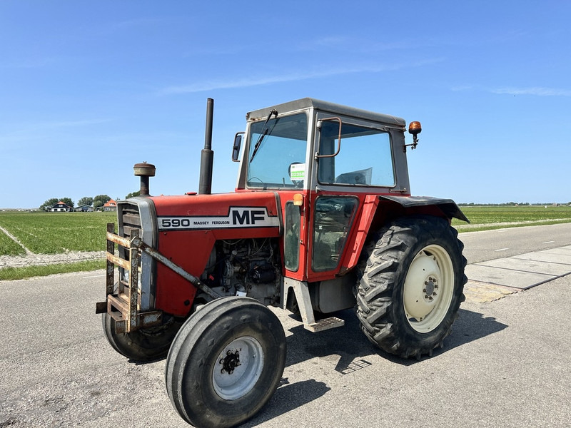 Massey Ferguson 590 - Farm tractor: picture 1 Massey Ferguson 590 - Farm tractor: picture 1