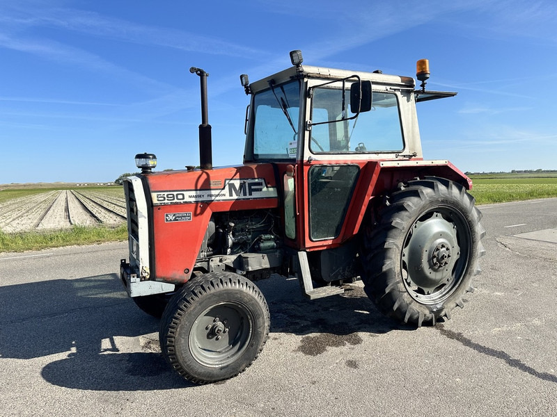 Massey Ferguson 590 - Farm tractor: picture 1 Massey Ferguson 590 - Farm tractor: picture 1
