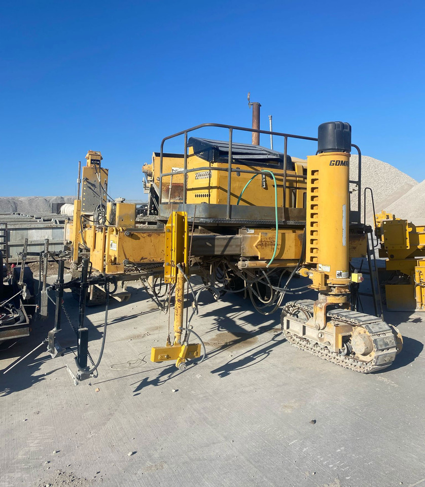 Gomaco Commander III - Slipform paver: picture 1 Gomaco Commander III - Slipform paver: picture 1