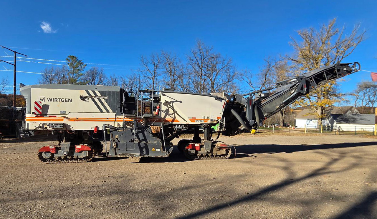 Wirtgen W 250 I - Cold planer: picture 1 Wirtgen W 250 I - Cold planer: picture 1