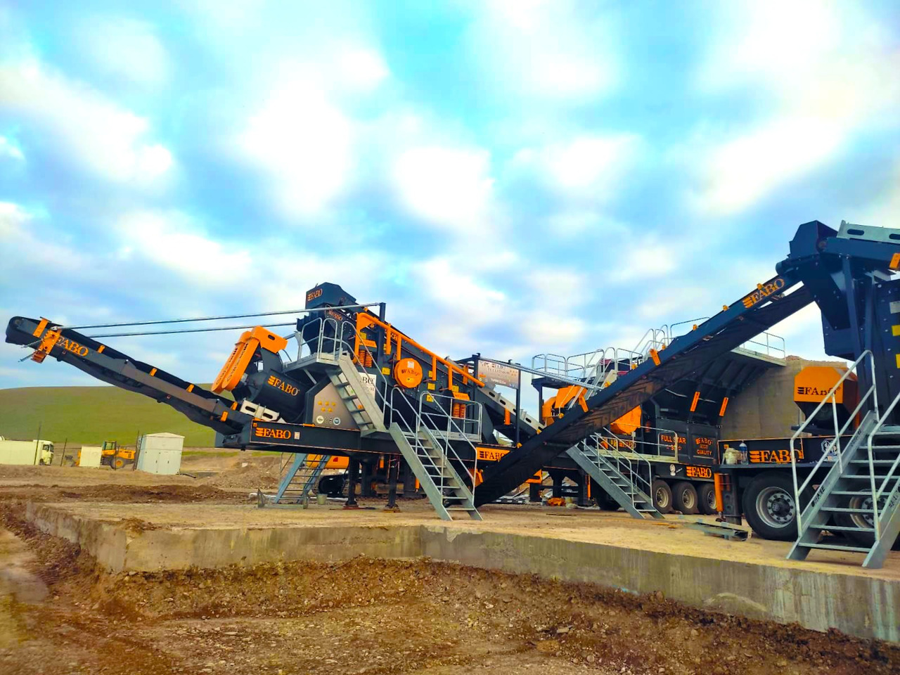 FABO mobile washing plant - Screener: picture 3 FABO mobile washing plant - Screener: picture 3