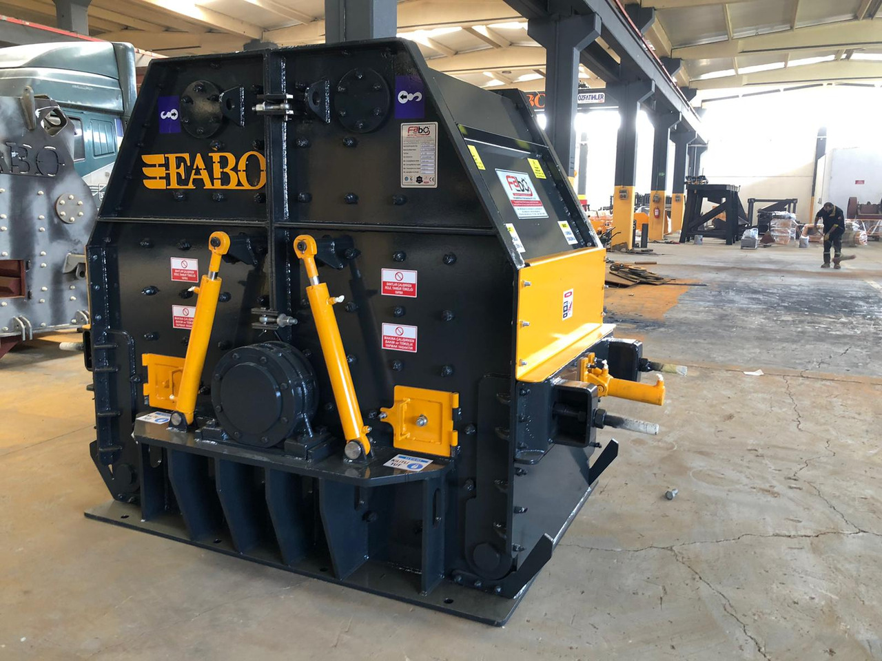 FABO tertiary impact crusher - Impact crusher: picture 2 FABO tertiary impact crusher - Impact crusher: picture 2
