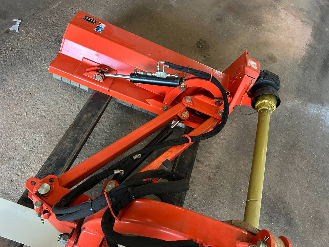 Boxer verstekklepelmaaier type AG140 - Verge mower: picture 5 Boxer verstekklepelmaaier type AG140 - Verge mower: picture 5