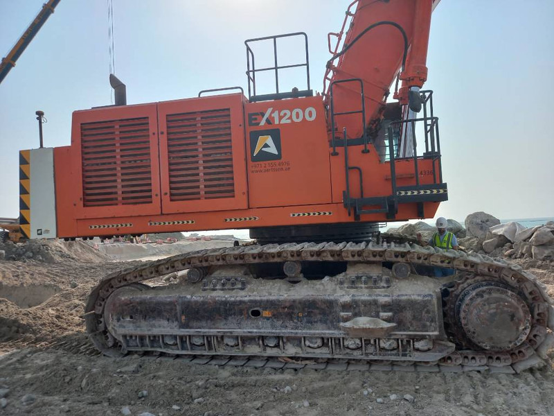 Excavator Hitachi EX1200-6 Longreach 28m (Abu Dhabi): picture 5