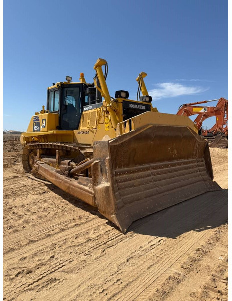 Komatsu D155A-6R (4 pieces available in Abu Dhabi) - Bulldozer: picture 5 Komatsu D155A-6R (4 pieces available in Abu Dhabi) - Bulldozer: picture 5