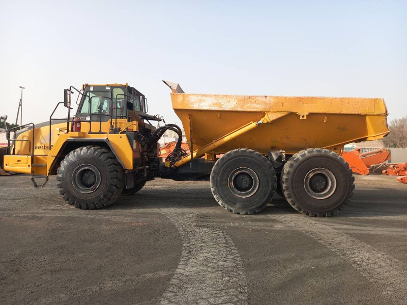 Komatsu HM400-3R (4 pcs available in Abu Dhabi) - Articulated dumper: picture 1 Komatsu HM400-3R (4 pcs available in Abu Dhabi) - Articulated dumper: picture 1