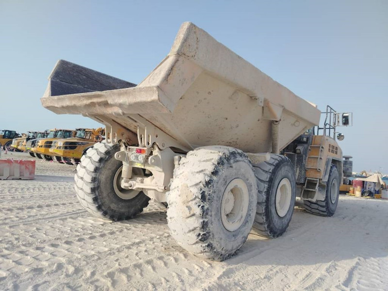 Komatsu HM400-3R (4 pieces available in Abu Dhabi) - Articulated dumper: picture 5 Komatsu HM400-3R (4 pieces available in Abu Dhabi) - Articulated dumper: picture 5
