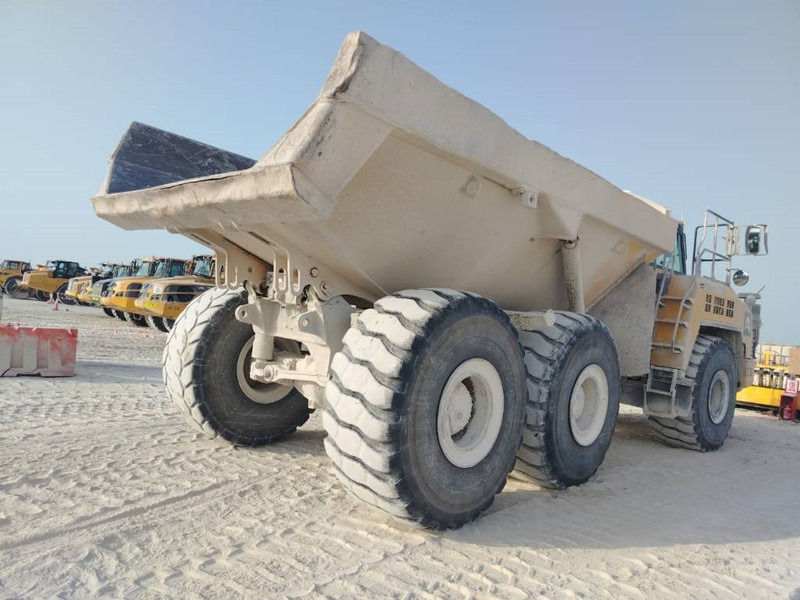 Komatsu HM400-3R (4 pieces available in Abu Dhabi) - Articulated dumper: picture 4 Komatsu HM400-3R (4 pieces available in Abu Dhabi) - Articulated dumper: picture 4