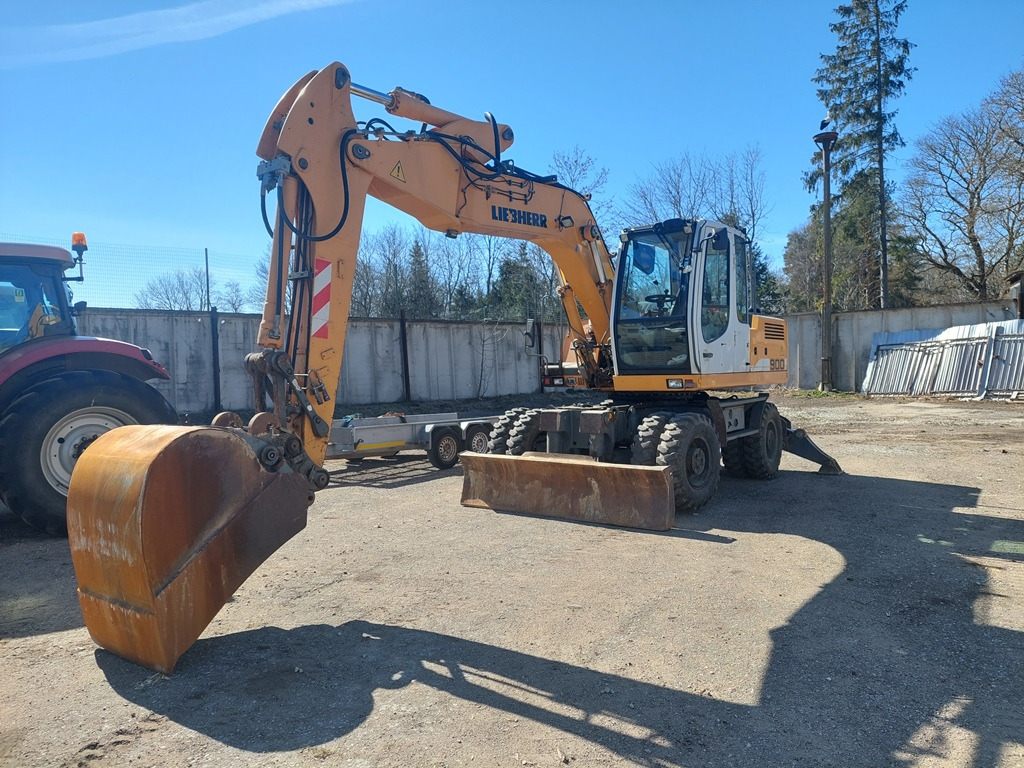 Wheel excavator LIEBHERR A900C: picture 1