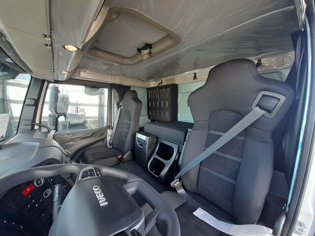 IVECO X-Way AT280X46Y/PS ON+ FULL LED-DAB-BT... - Cab chassis truck: picture 5 IVECO X-Way AT280X46Y/PS ON+ FULL LED-DAB-BT... - Cab chassis truck: picture 5