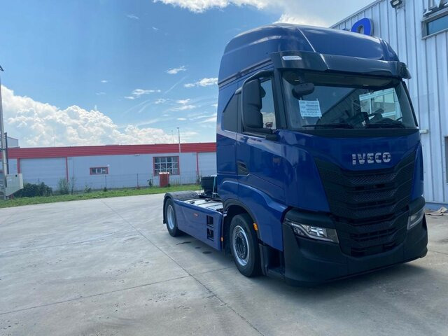 IVECO S-WAY-AS440S53T/FP LT Sattelzugmaschine+LIVING... - Tractor unit: picture 4 IVECO S-WAY-AS440S53T/FP LT Sattelzugmaschine+LIVING... - Tractor unit: picture 4