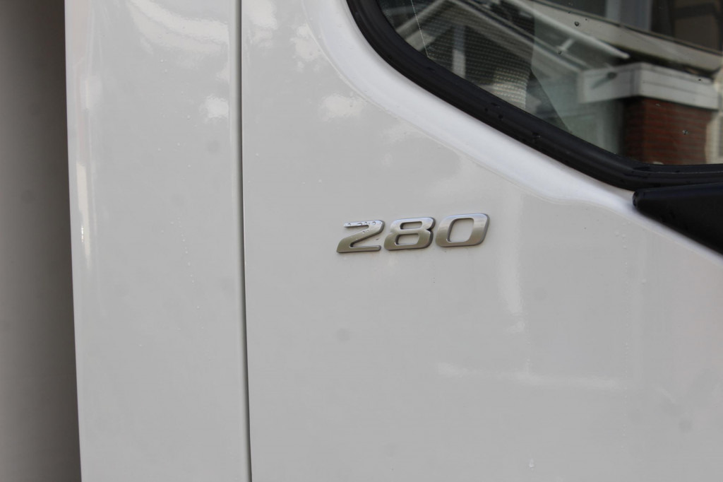 Daf LF 280 Koffer Klima LDW Rolltor LBW 149Tkm - Box truck: picture 3 Daf LF 280 Koffer Klima LDW Rolltor LBW 149Tkm - Box truck: picture 3