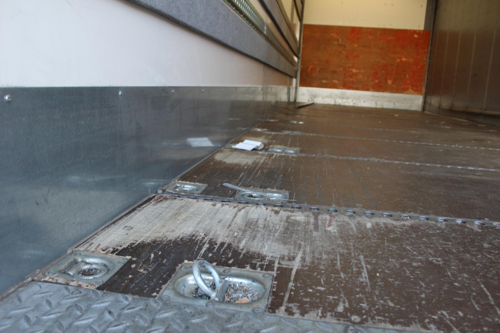 MAN TGM 18.290 Plane-Koffer 7,5 m Klima 499TKm - Curtainsider truck: picture 3 MAN TGM 18.290 Plane-Koffer 7,5 m Klima 499TKm - Curtainsider truck: picture 3