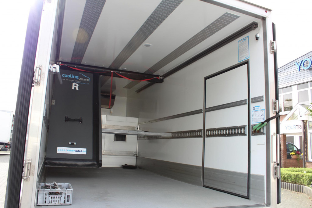 Mercedes-Benz Atego 1024 E6 TK T-1000R Strom Tür+LBW Nur 85Tkm - Refrigerator truck: picture 2 Mercedes-Benz Atego 1024 E6 TK T-1000R Strom Tür+LBW Nur 85Tkm - Refrigerator truck: picture 2