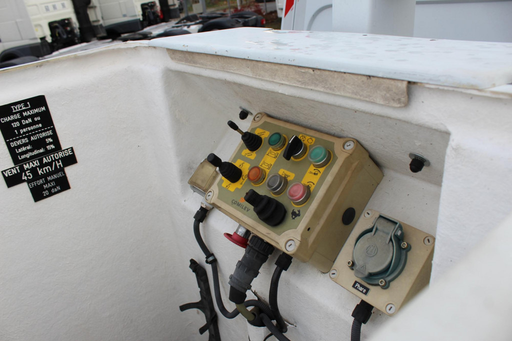 Renault Master Bühne EN100TF1 10m Klima 561h AHK - Truck mounted aerial platform: picture 3 Renault Master Bühne EN100TF1 10m Klima 561h AHK - Truck mounted aerial platform: picture 3