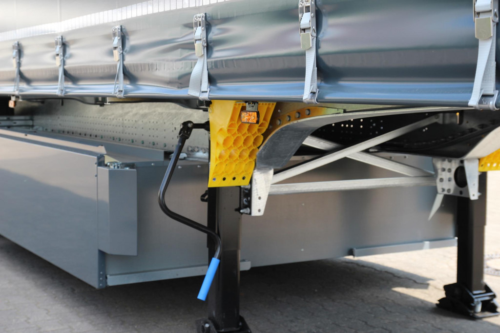 New Curtainsider semi-trailer SCHMITZ Plane Edscha Liftachse Pal.-Kasten  NEU !!!: picture 6
