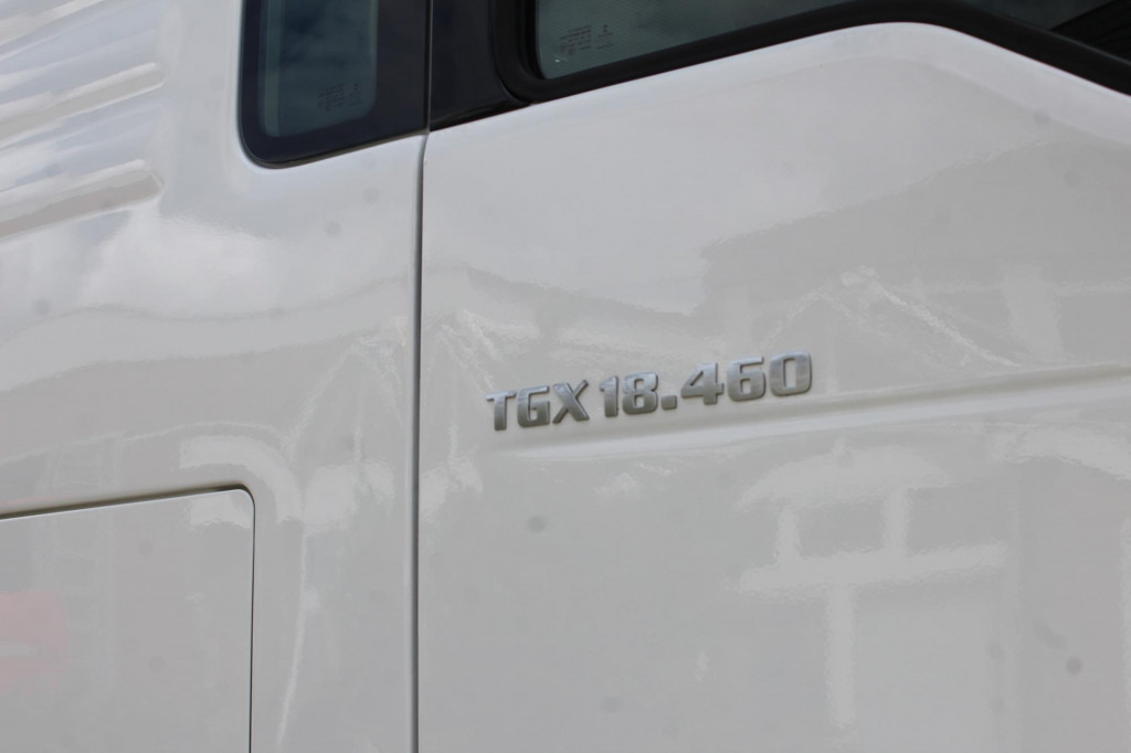 Tractor unit MAN TGX 18.460 E6 XXL  Retarder   Kühlbox   Navi: picture 13