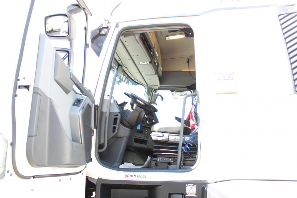 Renault T 520 E6 High Sleeper Retarder 2Tank Standklima - Tractor unit: picture 4 Renault T 520 E6 High Sleeper Retarder 2Tank Standklima - Tractor unit: picture 4
