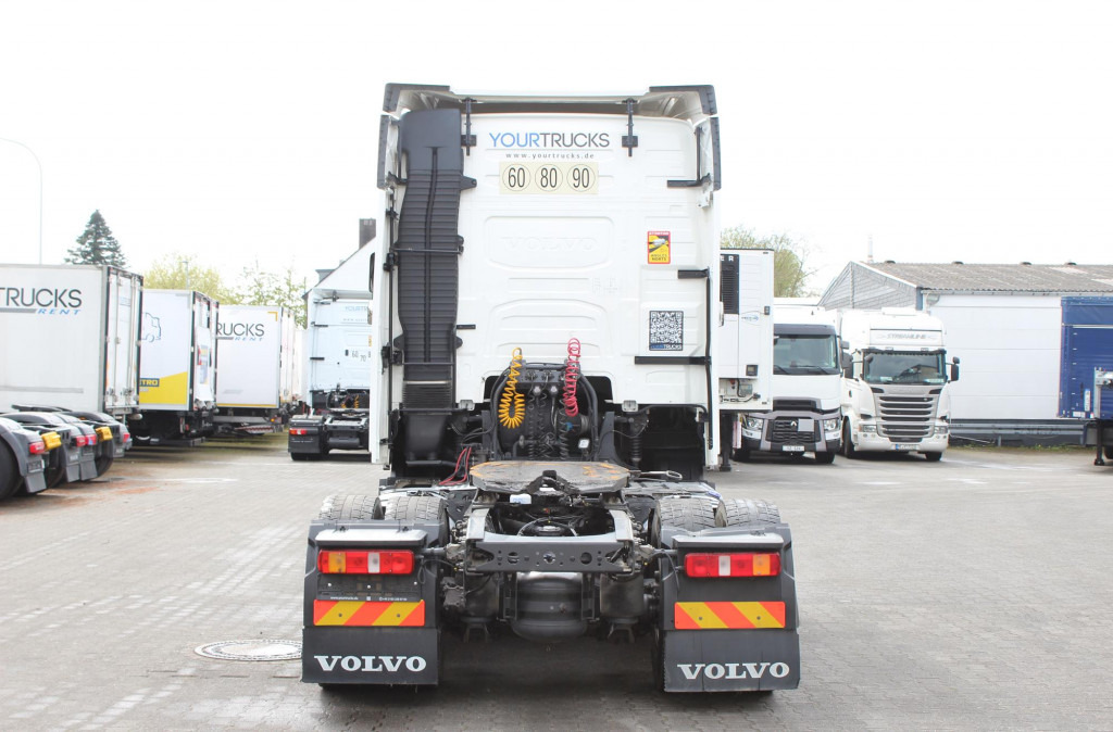 Tractor unit Volvo FH 460 E6 Globetrotter   2 Tanks   i-Park Cool: picture 12