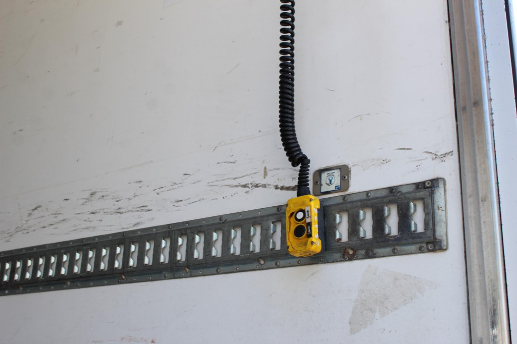 Volvo FL 260 E6 TK T800R 16t Strom Türen+LBW FRC - Refrigerator truck: picture 3 Volvo FL 260 E6 TK T800R 16t Strom Türen+LBW FRC - Refrigerator truck: picture 3