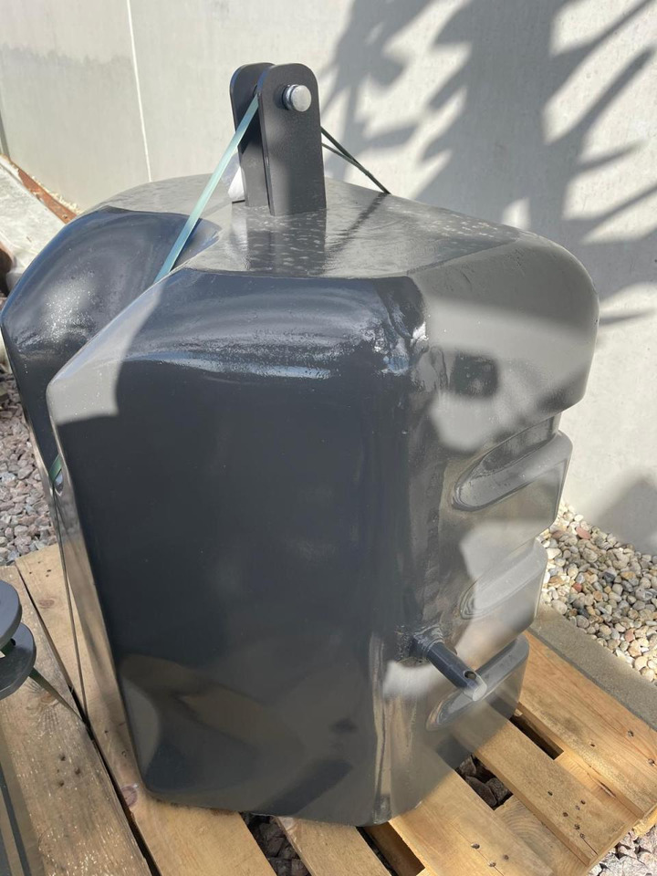 CLAAS Frontgewicht 600 kg, NEU - Attachment: picture 4 CLAAS Frontgewicht 600 kg, NEU - Attachment: picture 4