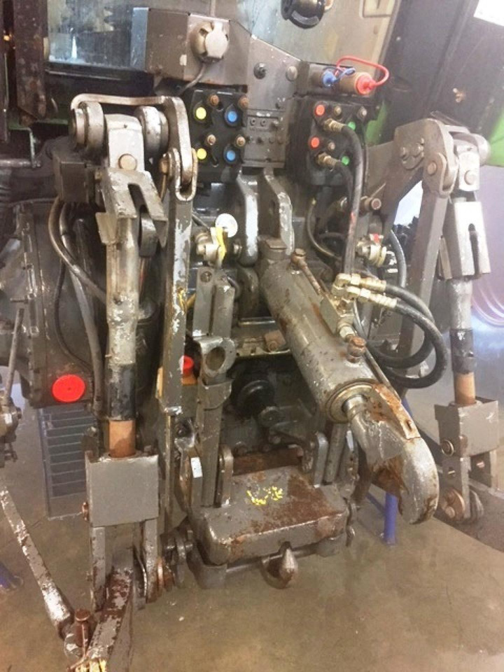 Fendt gebrauchter Hitch für Fendt 930, 926, 924 - Attachment: picture 1 Fendt gebrauchter Hitch für Fendt 930, 926, 924 - Attachment: picture 1