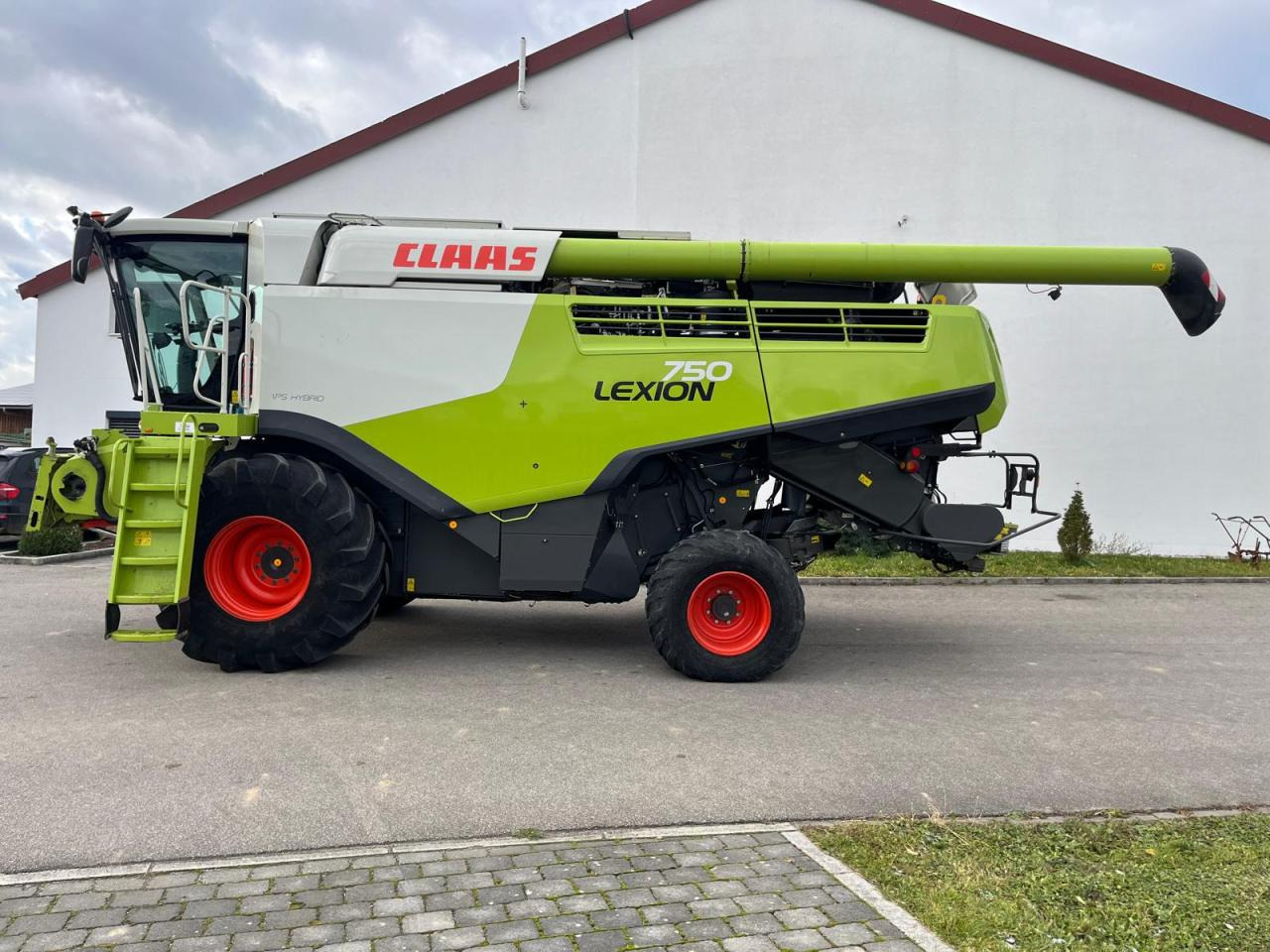 CLAAS Lexion 750 V-Kanal 3D, Baujahr 2017, 30kmh - Combine harvester: picture 3 CLAAS Lexion 750 V-Kanal 3D, Baujahr 2017, 30kmh - Combine harvester: picture 3
